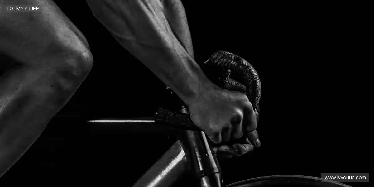 🏆冠军同款,与偶像共享荣耀时刻!